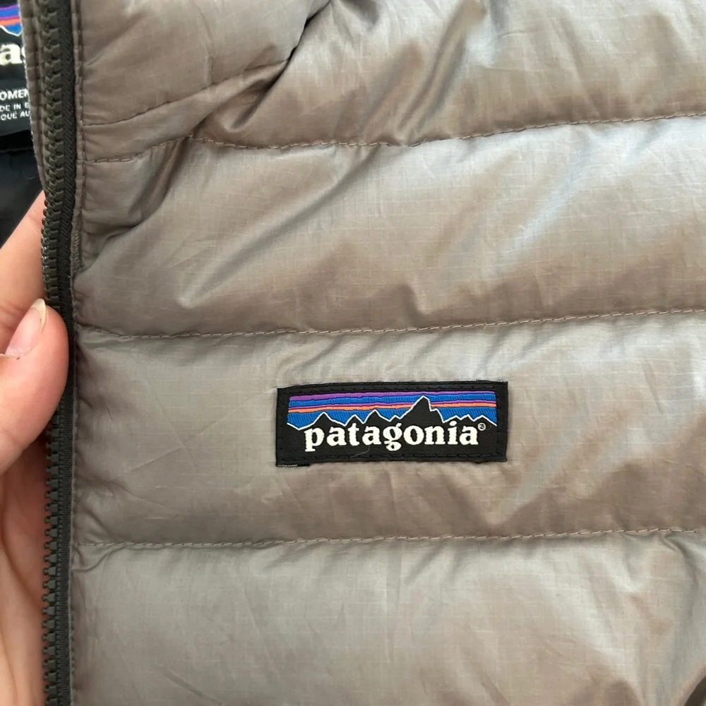 Women's Patagonia Down Sweater Jacket - Picture 4 of 8